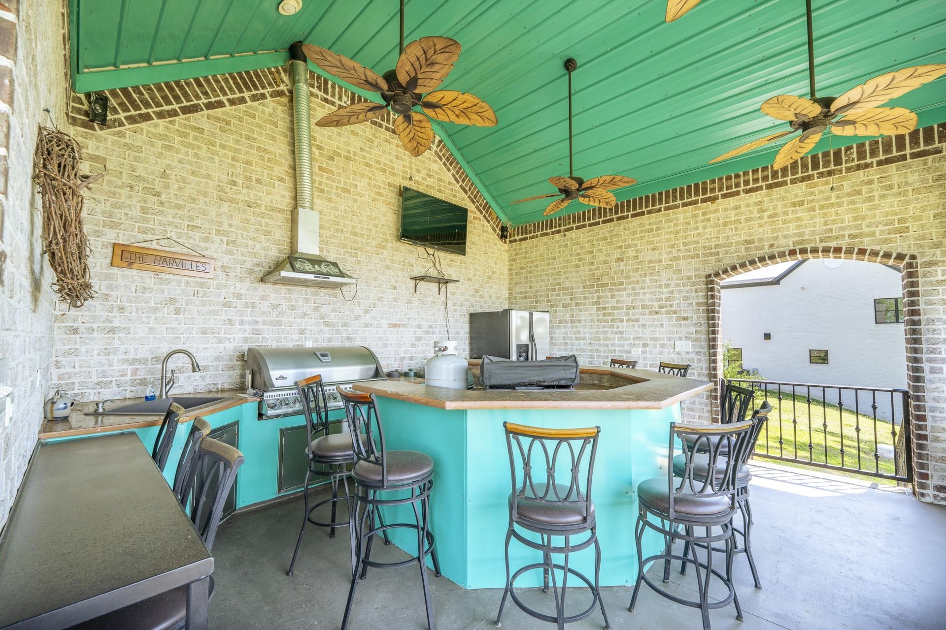 875 Faith Lane Savannah, TN 38372 - Photo 30 of 40 a table and chairs in the patio
