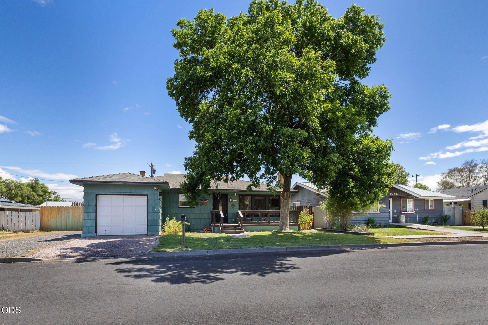1036 Southwest 13th Street Redmond, OR 97756 - Photo 2 of 29