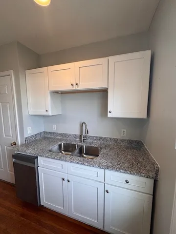 $2,400 | 17 6th Street, Unit 2, Providence, RI 02906