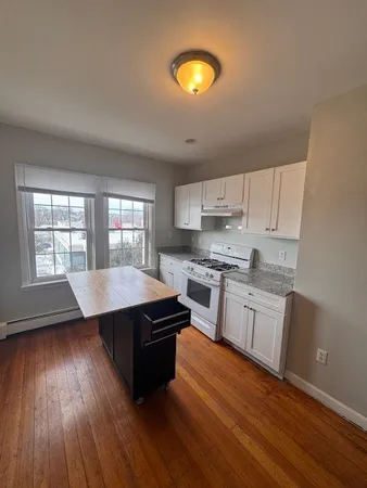 $2,300 | 17 6th Street, Unit 2, Providence, RI 02906