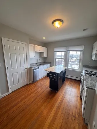 $2,300 | 17 6th Street, Unit 2, Providence, RI 02906