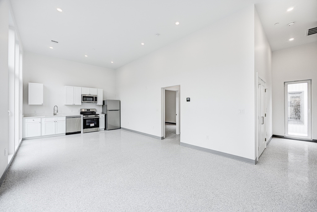 80 Middlesex Street, Unit 103 Lowell, MA 01852 - Photo 8 of 22