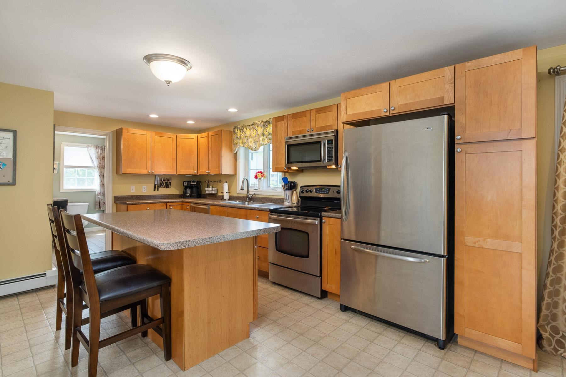 2 Gina Way Dover, NH 03820 - Photo 13 of 39