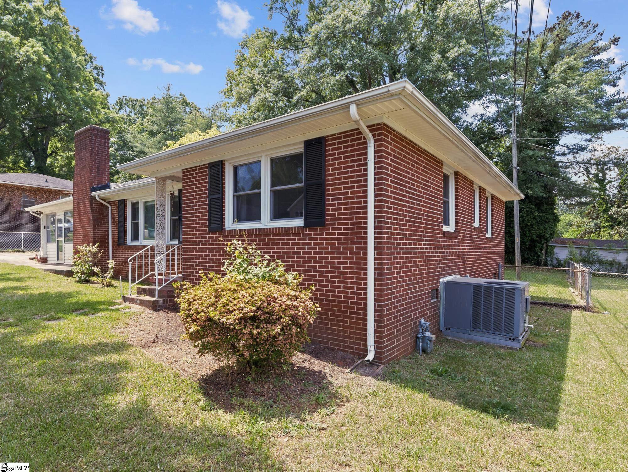 1102 Elmore Street Gaffney, SC 29340 - Photo 3 of 30