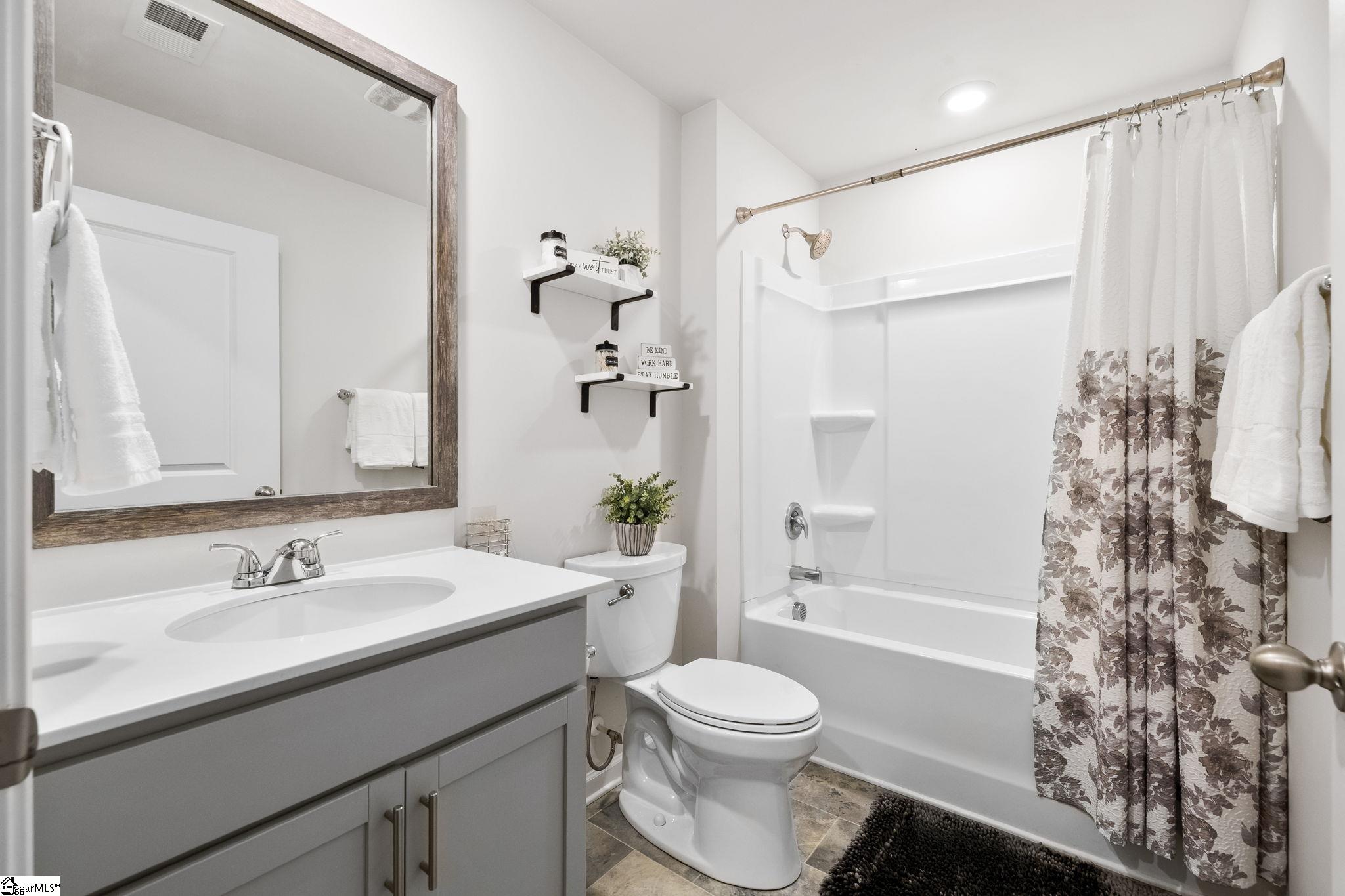 315 Ashwood Lane Easley, SC 29640 - Photo 17 of 29