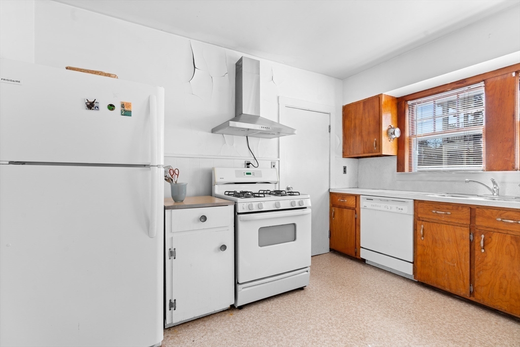 52-54 Rangeley Road Newton, MA 02465 - Photo 16 of 36 Gallery Image 16