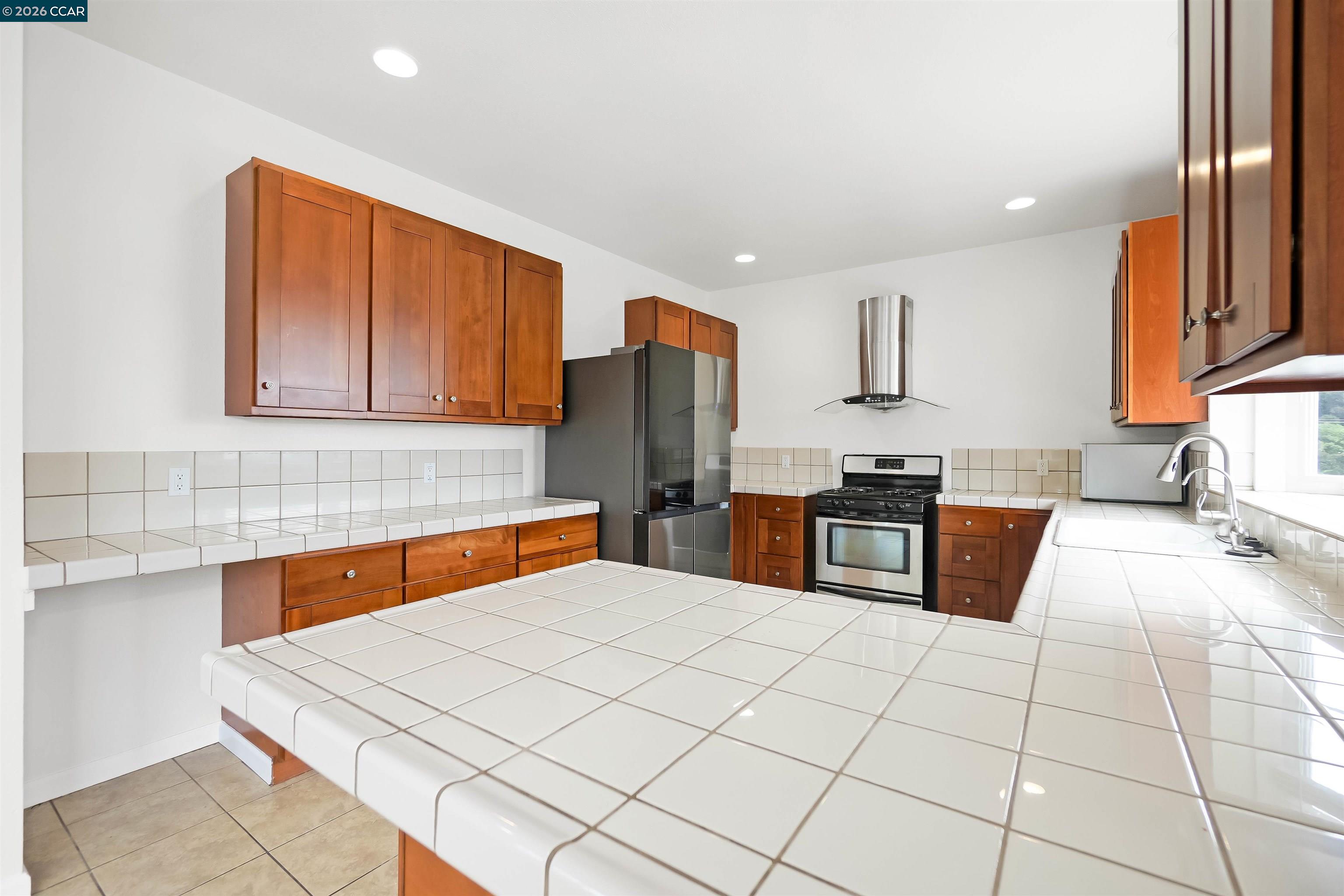 213 North Rancho Place Pinole, CA 94564 - Photo 22 of 63