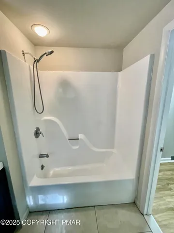 $2,250 | 218 Sellersville Drive, East Stroudsburg, PA 18302