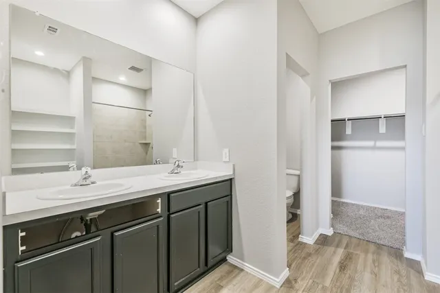 a bathroom with a bath tub