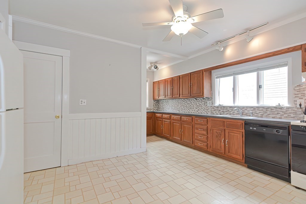 17-19 Benjamin Road Belmont, MA 02478 - Photo 13 of 42 Gallery Image 13