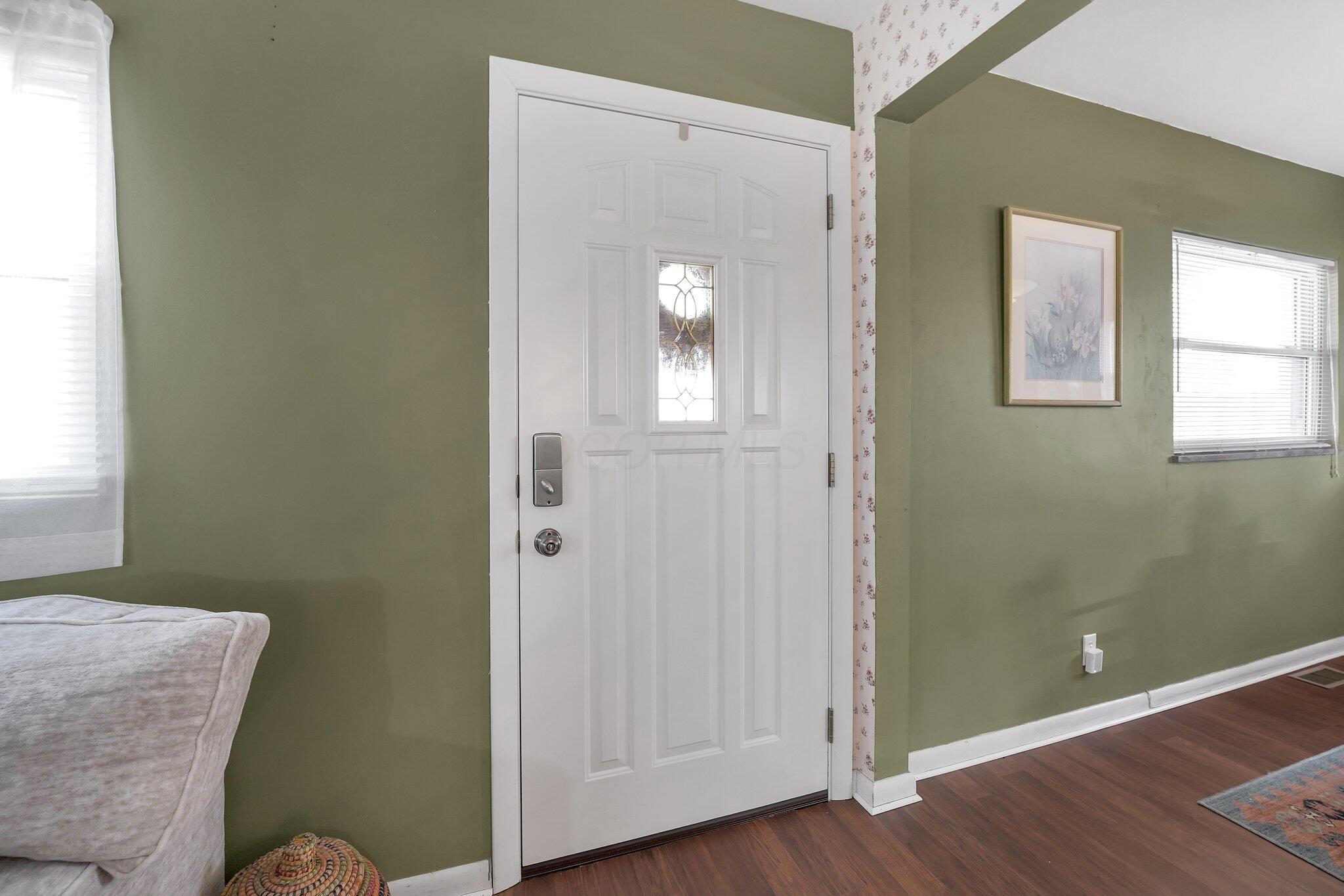 581 Morse Road Columbus, OH 43214 - Photo 6 of 26 Front Entry