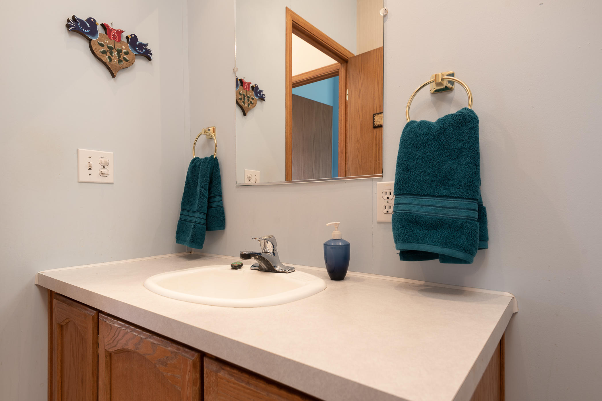 14638 Southwest Chickadee Road Terrebonne, OR 97760 - Photo 29 of 48 26 Guest Vanity