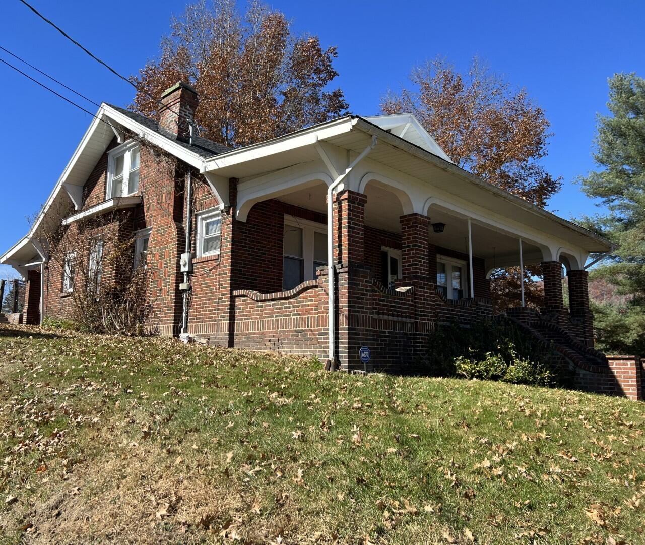 4313 Porter Road Coeburn, VA 24230 - Photo 3 of 40 Side
