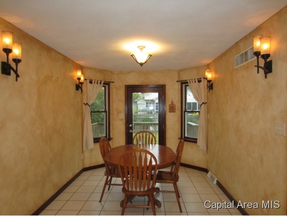 1717 Hunter Ridge Drive Springfield, IL 62704 - Photo 8 of 24 Gallery Image 8