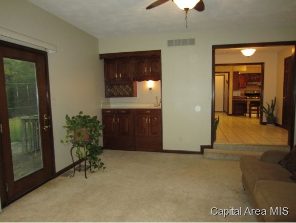 1717 Hunter Ridge Drive Springfield, IL 62704 - Photo 10 of 24 Gallery Image 10