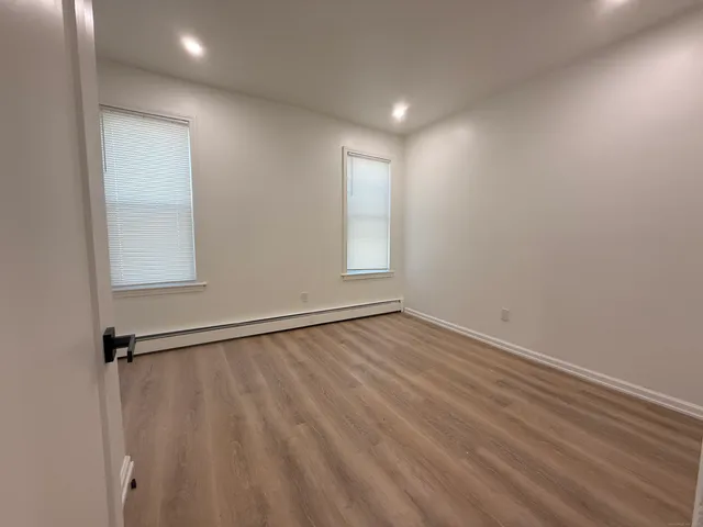 $2,500 | 45 Mahl Avenue, Hartford, CT 06120