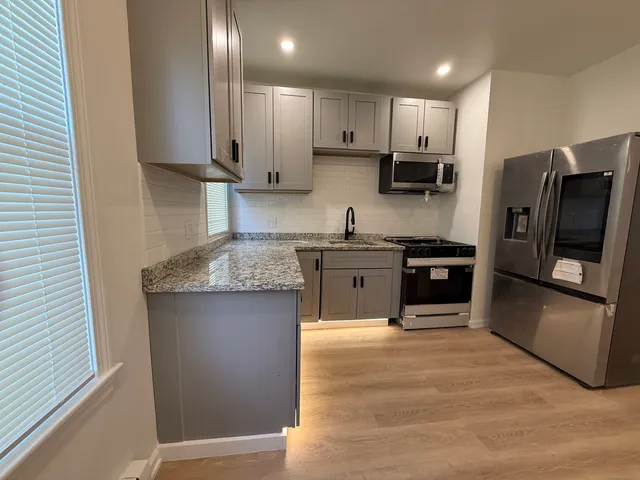 $2,500 | 45 Mahl Avenue, Hartford, CT 06120