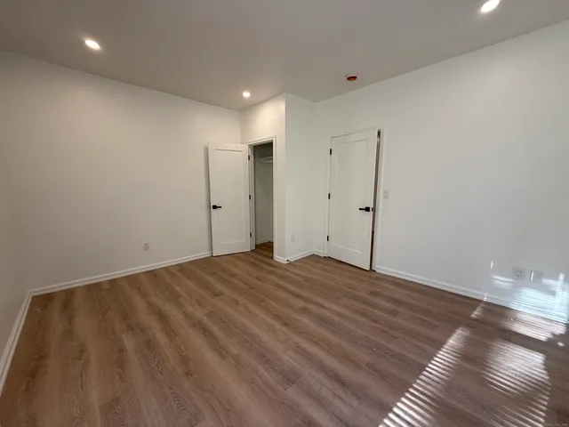 $2,500 | 45 Mahl Avenue, Hartford, CT 06120