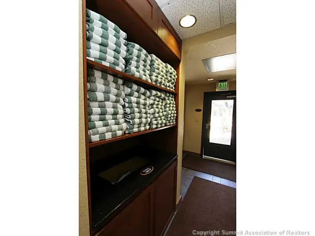 a picture of a bench in a room