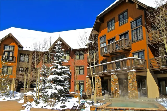 a view of a large building