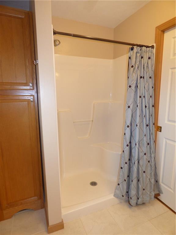131 Rustic Ridge Drive Pittsburgh, PA 15239 - Photo 11 of 25 Master Bath