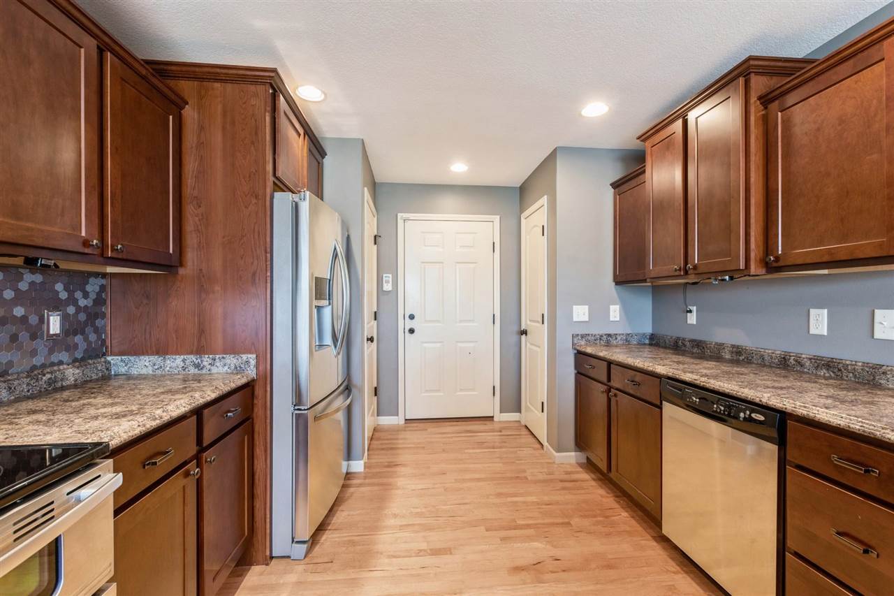 334 Raleigh Lane Marion, IA 52302 - Photo 6 of 29 Gallery Image 6