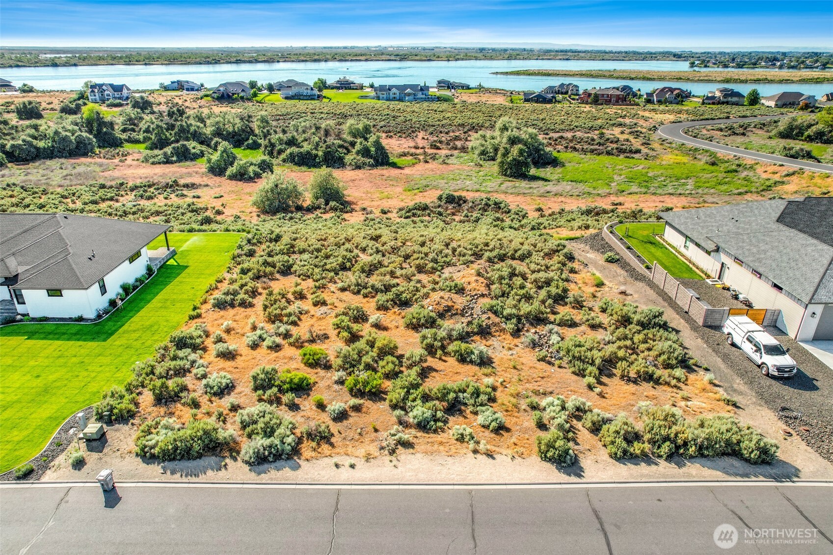 8084 Dune Lake Road Southeast Moses Lake, WA 98837 - Photo 2 of 15