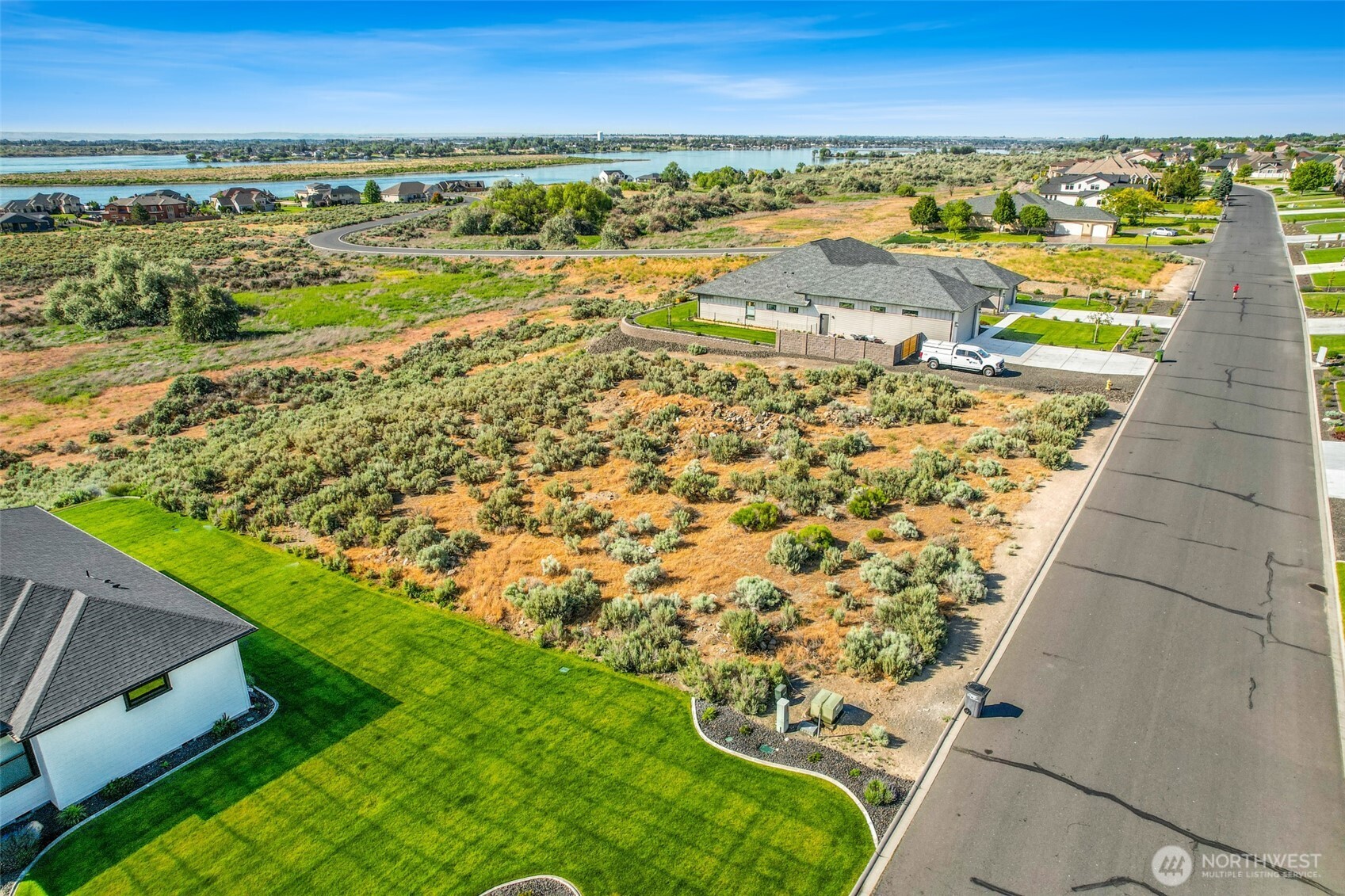 8084 Dune Lake Road Southeast Moses Lake, WA 98837 - Photo 6 of 15 a view of an ocean view and city