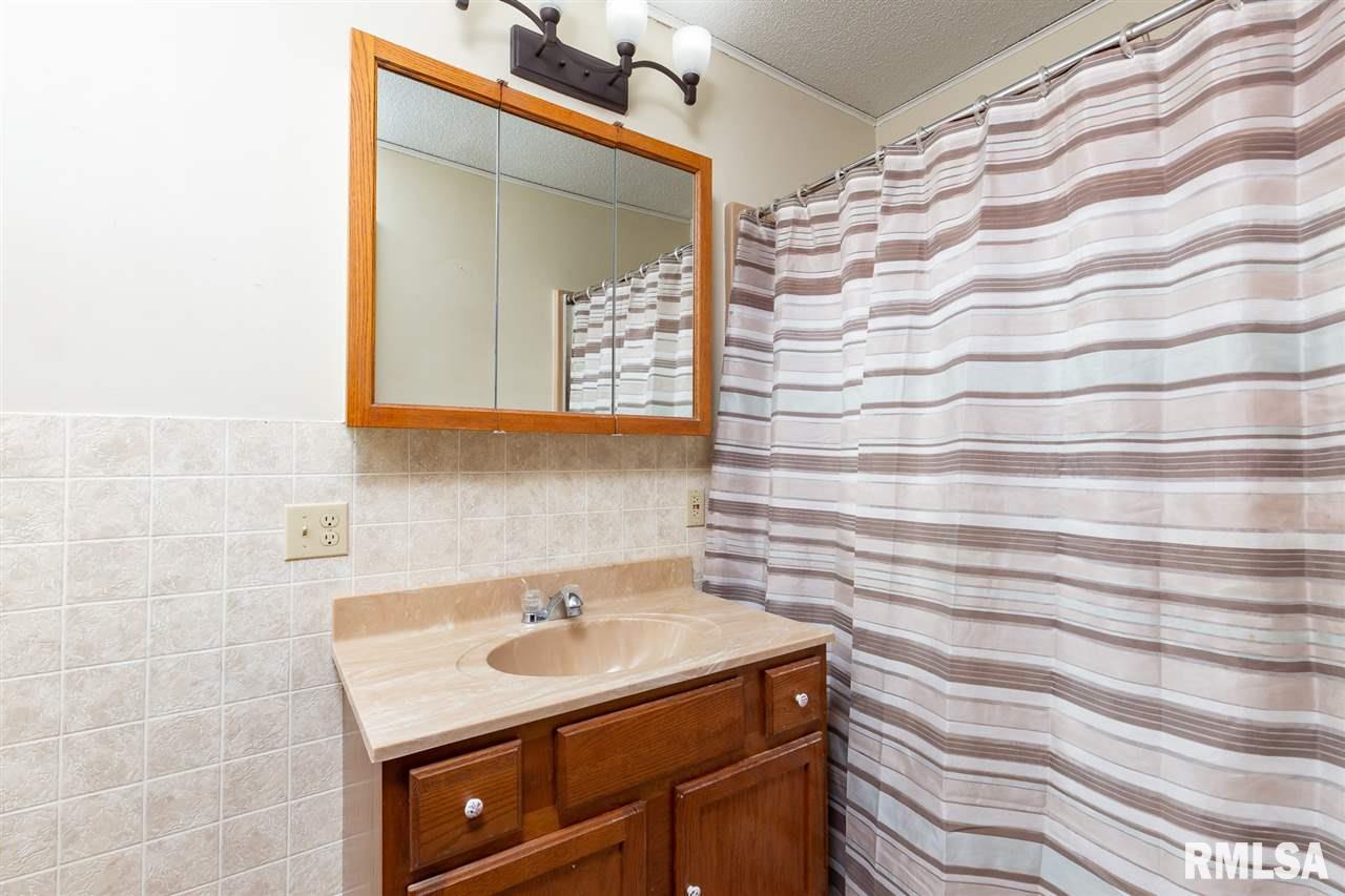 678 Hillcrest Road Milan, IL 61264 - Photo 11 of 24 Gallery Image 11