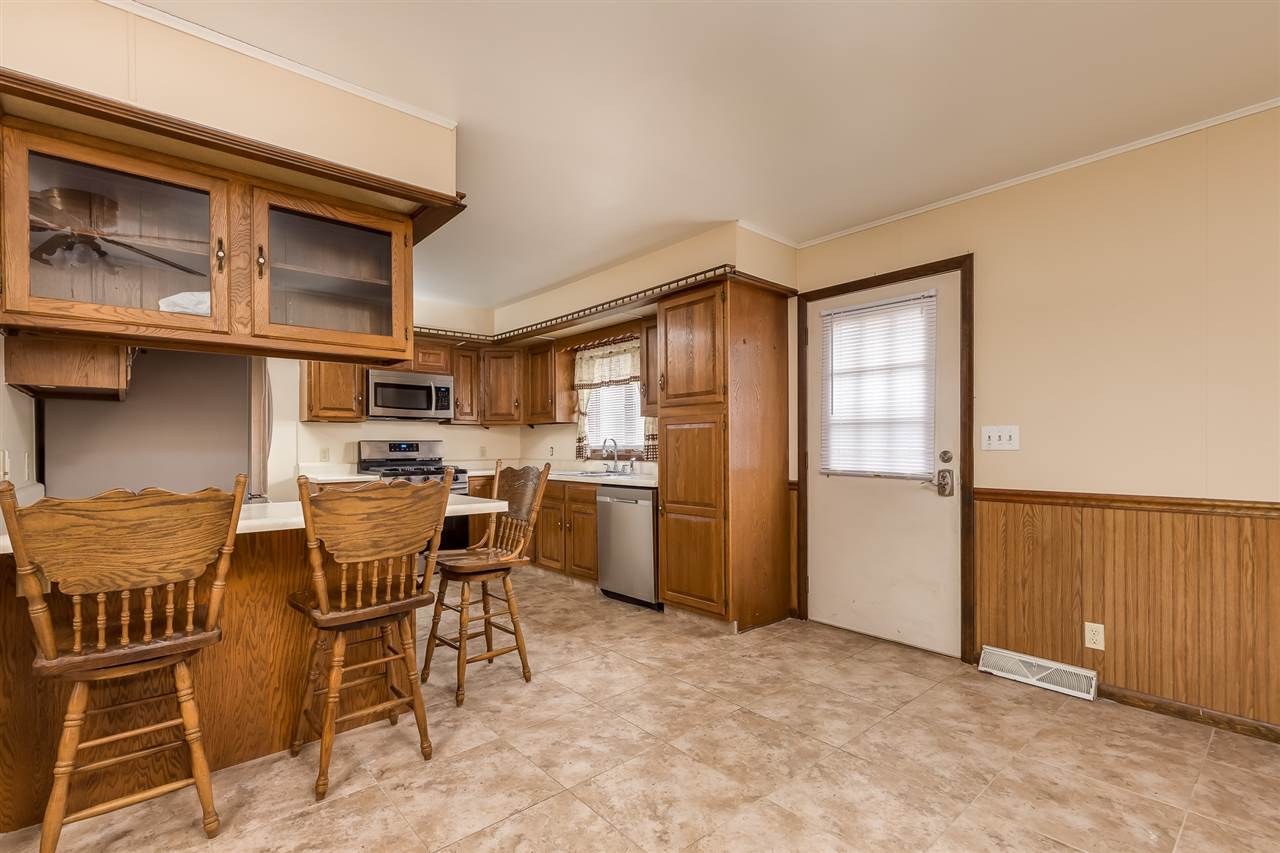 678 Hillcrest Road Milan, IL 61264 - Photo 4 of 24 Gallery Image 4