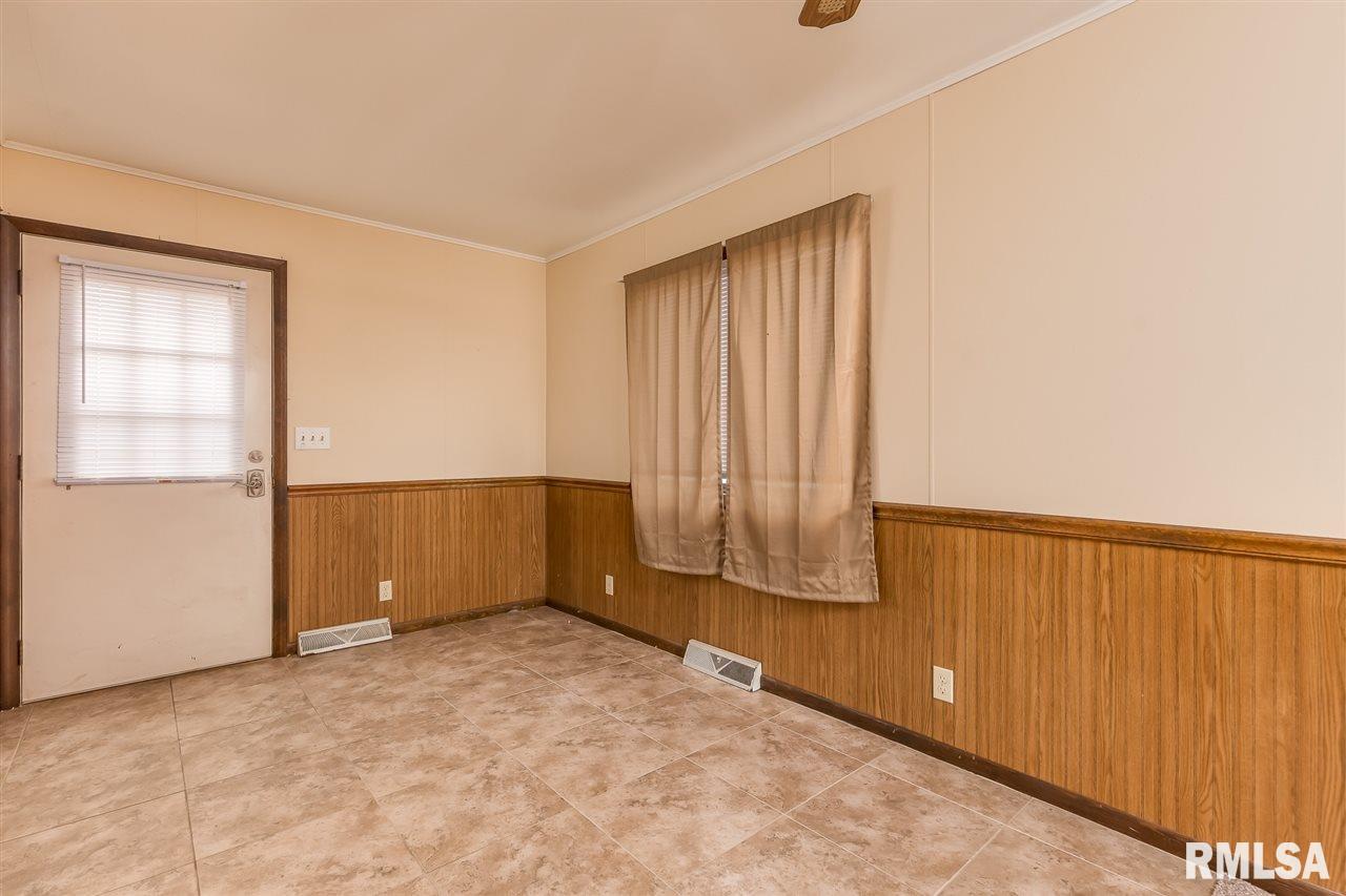678 Hillcrest Road Milan, IL 61264 - Photo 5 of 24 Gallery Image 5