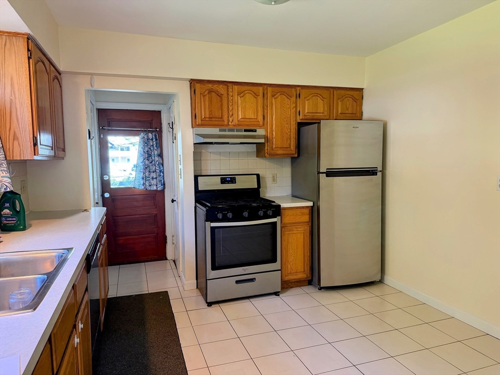 75 Varnum Street, Unit 75 Arlington, MA 02474 - Photo 4 of 22