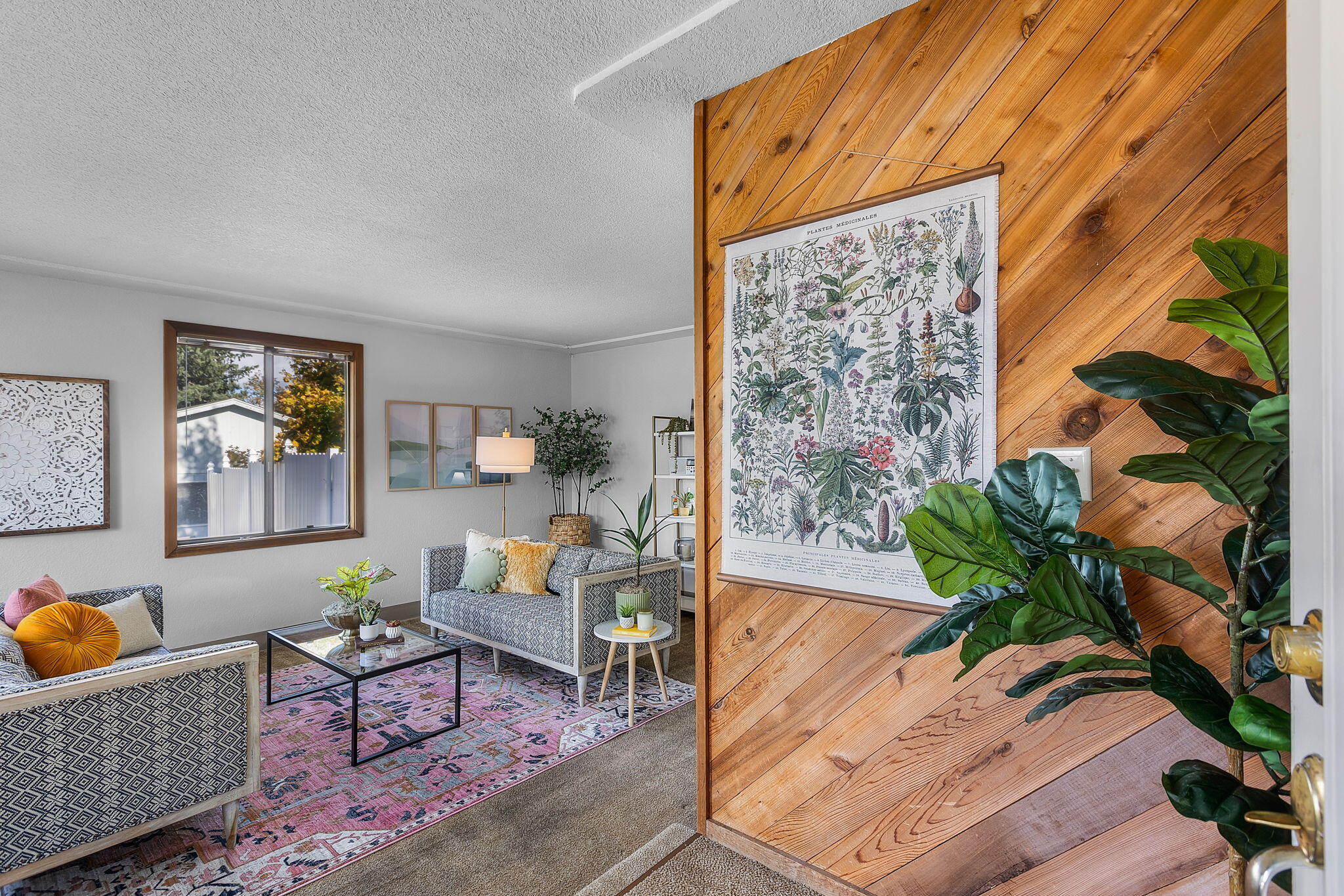 1728 Northeast Carson Way Bend, OR 97701 - Photo 4 of 33 Entry