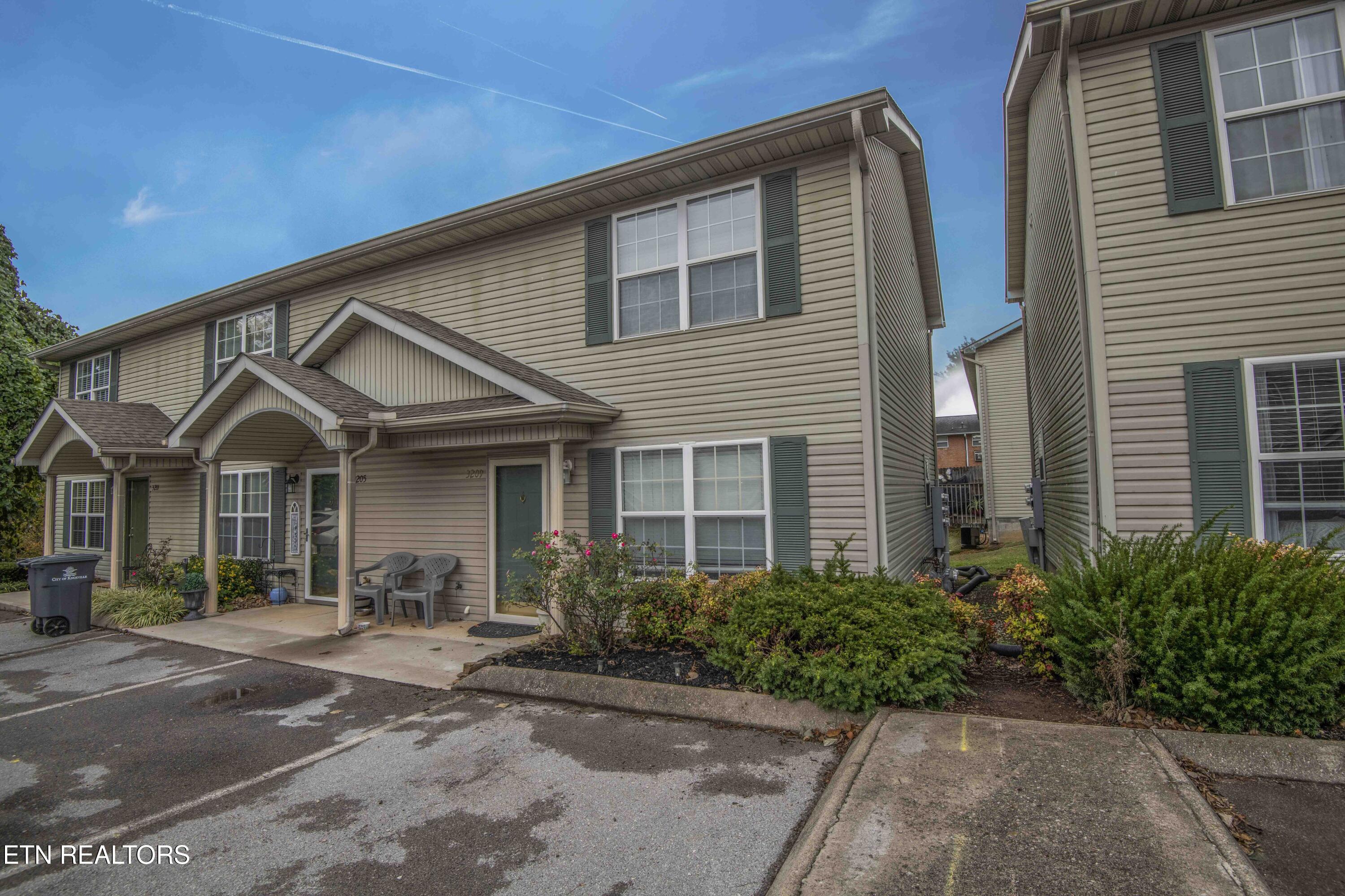 3209 Quiet Way Knoxville, TN 37918 - Photo 2 of 29 exterior_1
