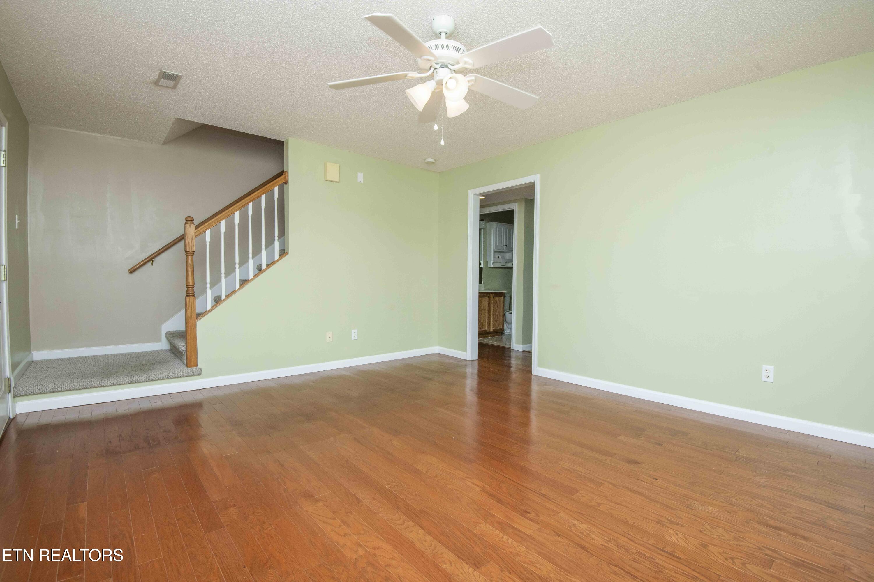 3209 Quiet Way Knoxville, TN 37918 - Photo 5 of 29 living 1_1