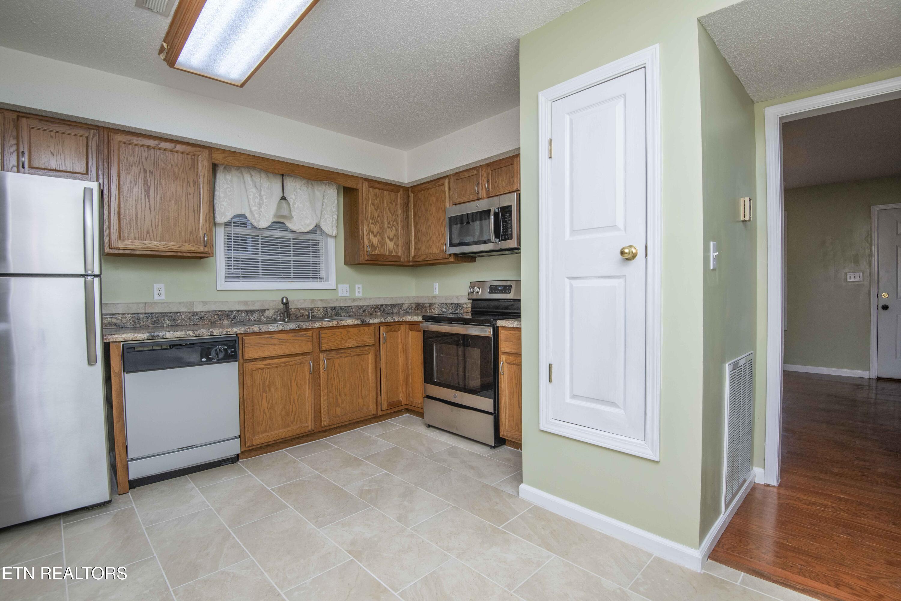 3209 Quiet Way Knoxville, TN 37918 - Photo 10 of 29 kitchen 4_1
