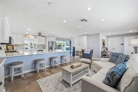 $1,999,000 | 4310 40th Street South, St. Petersburg, FL 33711