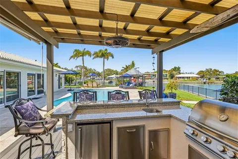 $1,999,000 | 4310 40th Street South, St. Petersburg, FL 33711