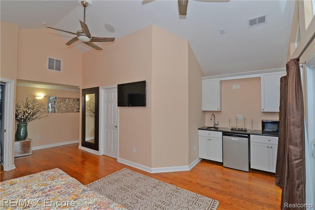 3523 Mann Road Clarkston, MI 48346 - Photo 40 of 86 3523 Mann Rd Waterford (91).jpg
