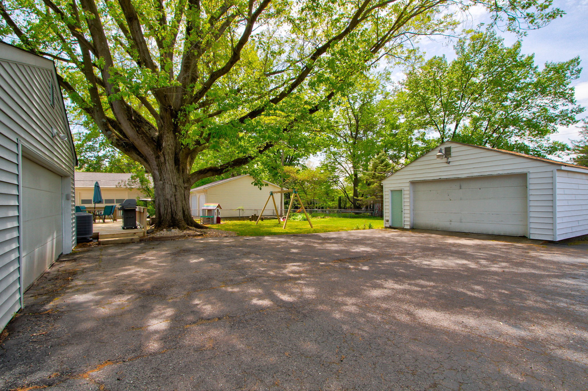 914 Pawnee Road Carmel, IN 46032 - Photo 32 of 37 Gallery Image 32