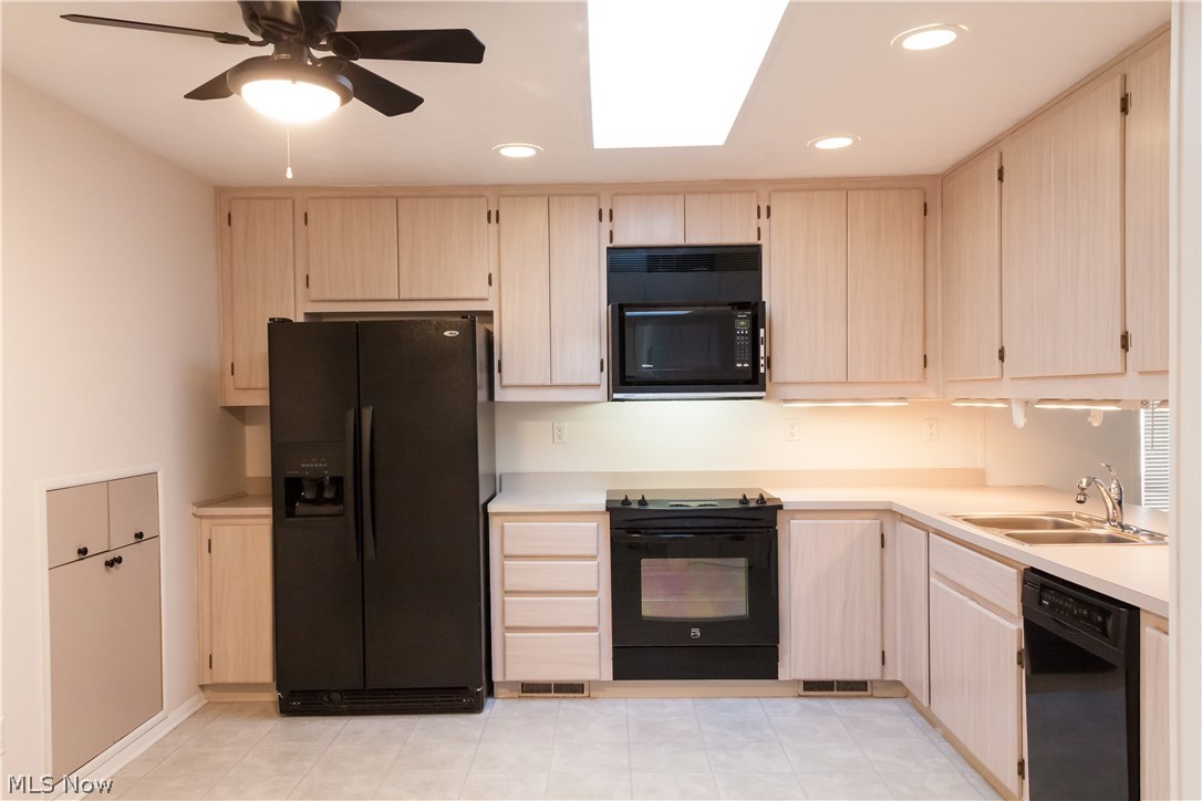 6037 Marsh Place North Ridgeville, OH 44039 - Photo 12 of 24