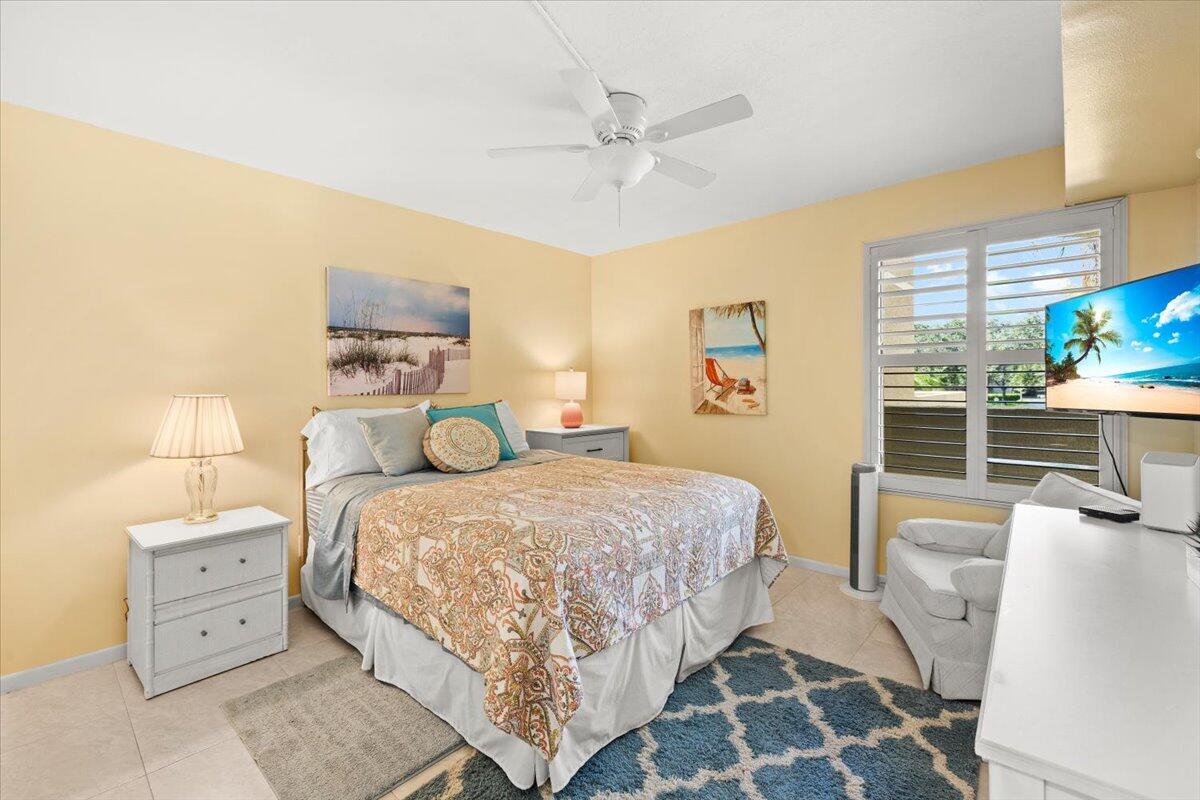 5851 Camino Del Sol, Unit 203 Boca Raton, FL 33433 - Photo 21 of 33 2ND BEDROOM