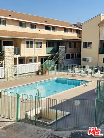 $2,800 | 121 Sinclair Avenue, Unit 243, Glendale, CA 91206