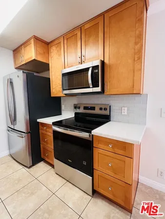 $2,800 | 121 Sinclair Avenue, Unit 243, Glendale, CA 91206