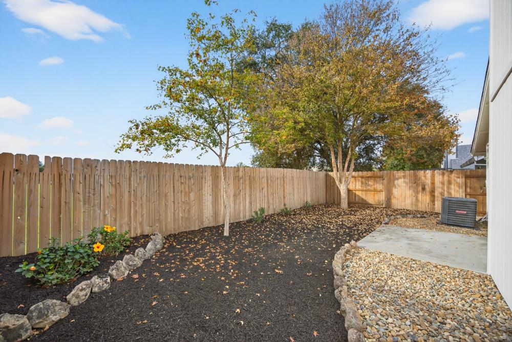 6237 Riverbelle Court Rio Linda, CA 95673 - Photo 47 of 50 a view of a backyard