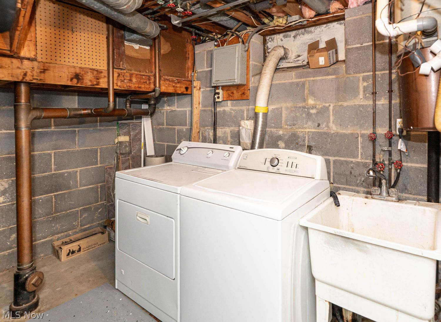 916 Center Road Eastlake, OH 44095 - Photo 30 of 39 Laundry and utility room