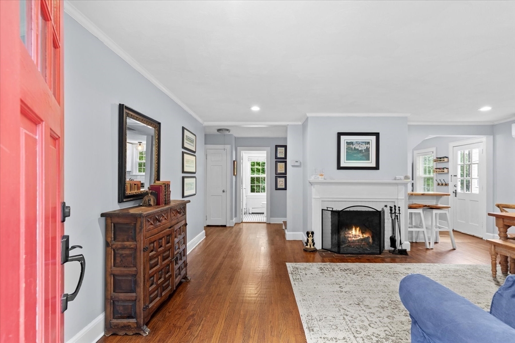 21 Gayland Road Needham, MA 02492 - Photo 3 of 28