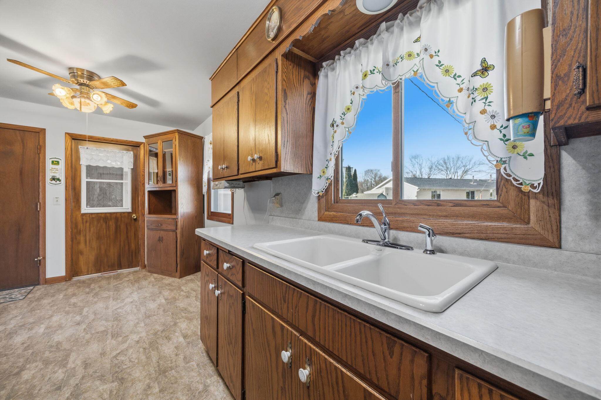 307 Martin Street Fort Atkinson, WI 53538 - Photo 13 of 53 28-web-or-mls-IMG_2269