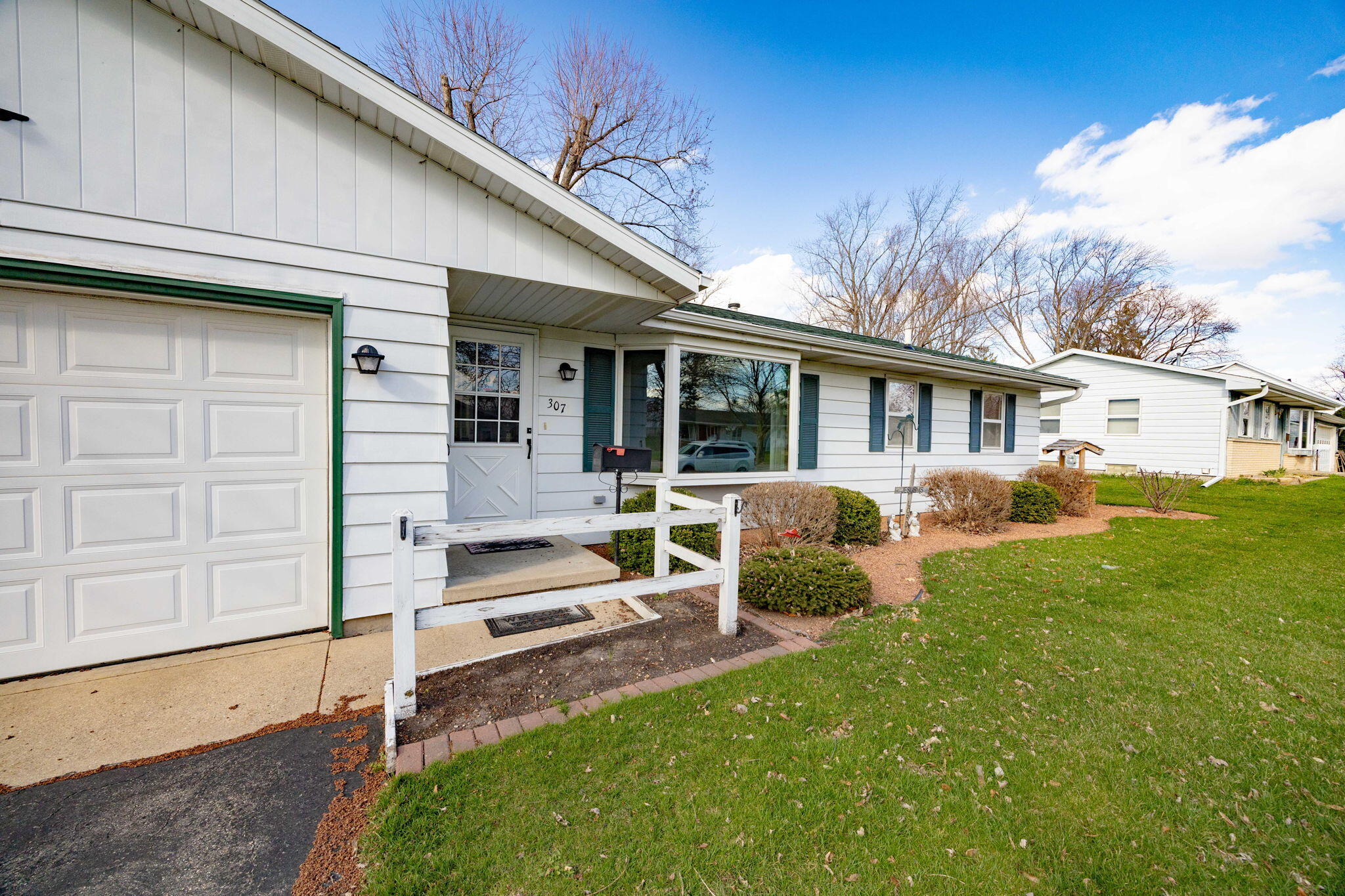 307 Martin Street Fort Atkinson, WI 53538 - Photo 3 of 53 4-web-or-mls-IMG-1567