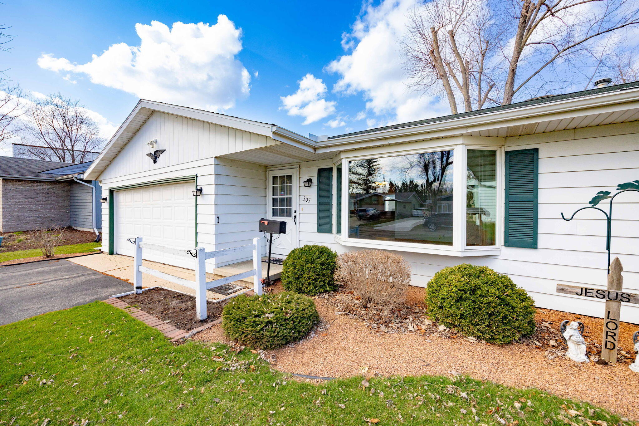 307 Martin Street Fort Atkinson, WI 53538 - Photo 4 of 53 5-web-or-mls-IMG-1583